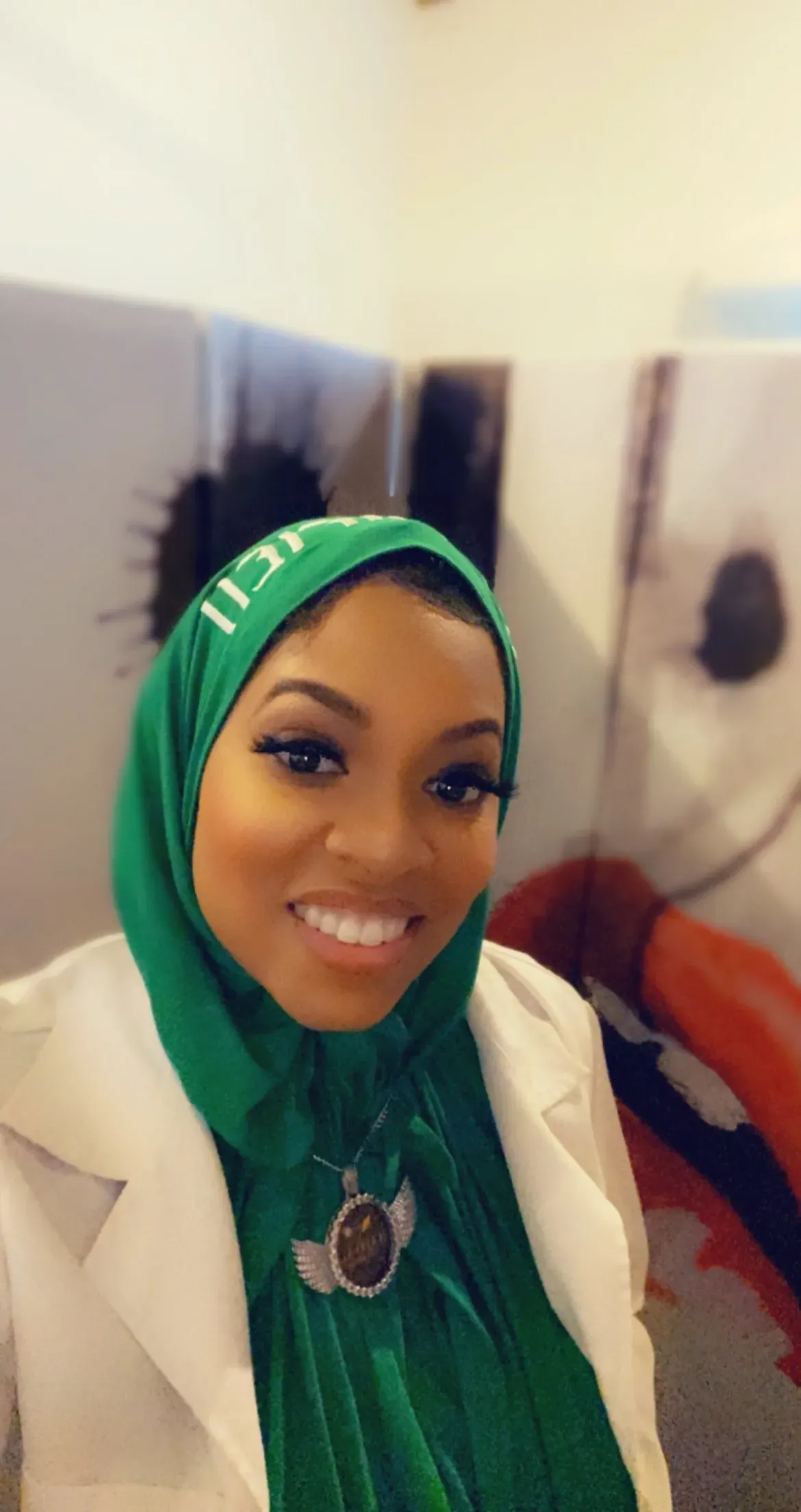 Halo Ali Teeth Whitening Photo