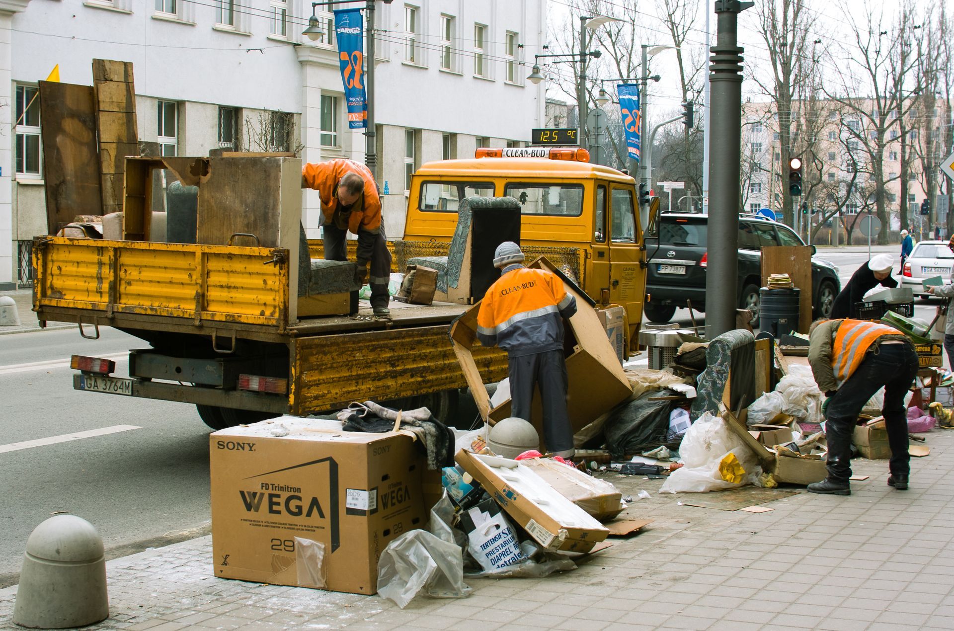 A cardboard box with the word viga on it