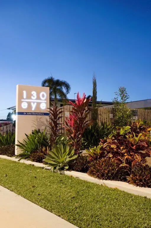 eye specialist townsville