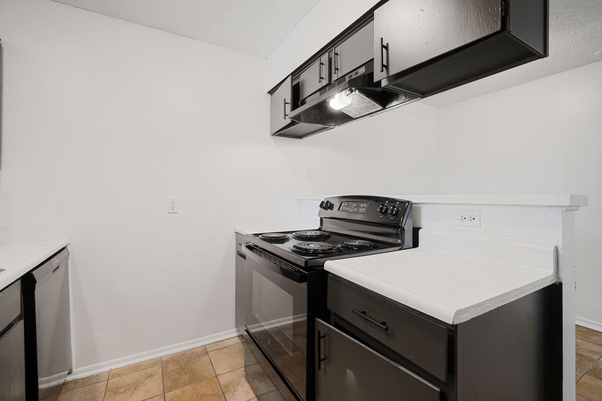 Alternate photo showing the stove