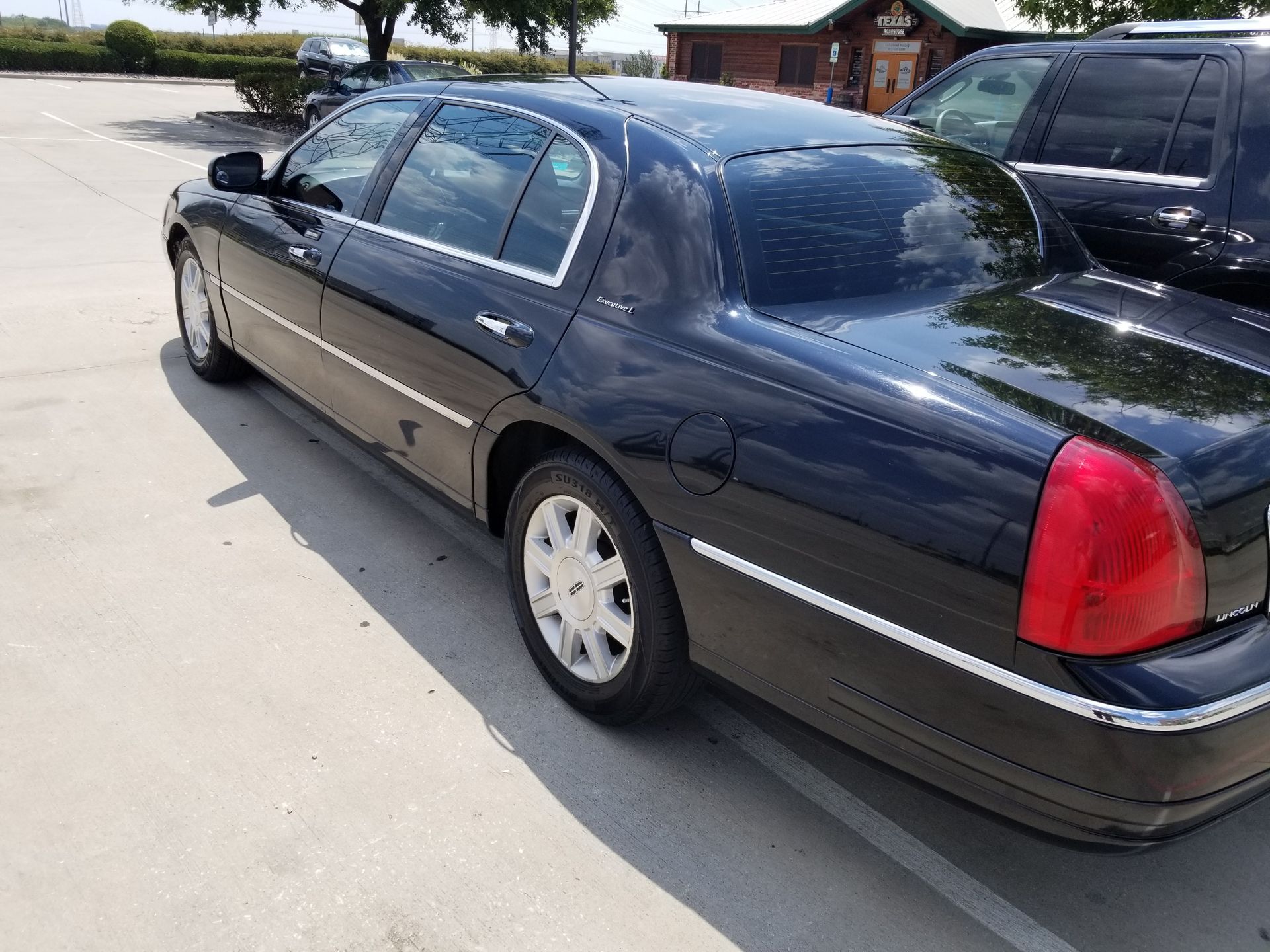 Blue Ribbon Limo Service 
Aubrey TX Town Car