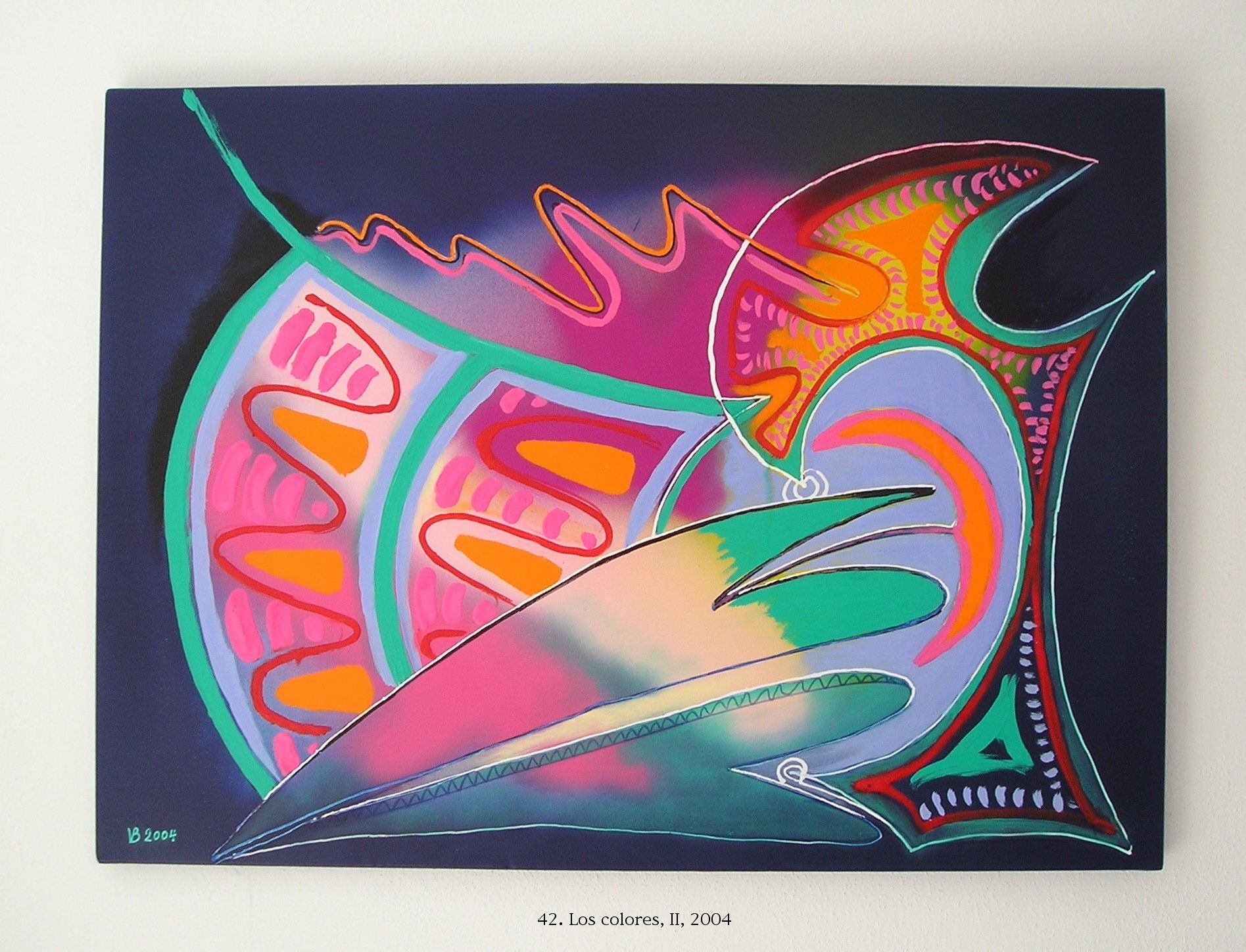 Ein Gemälde eines Delphins hängt an einer weißen Wand