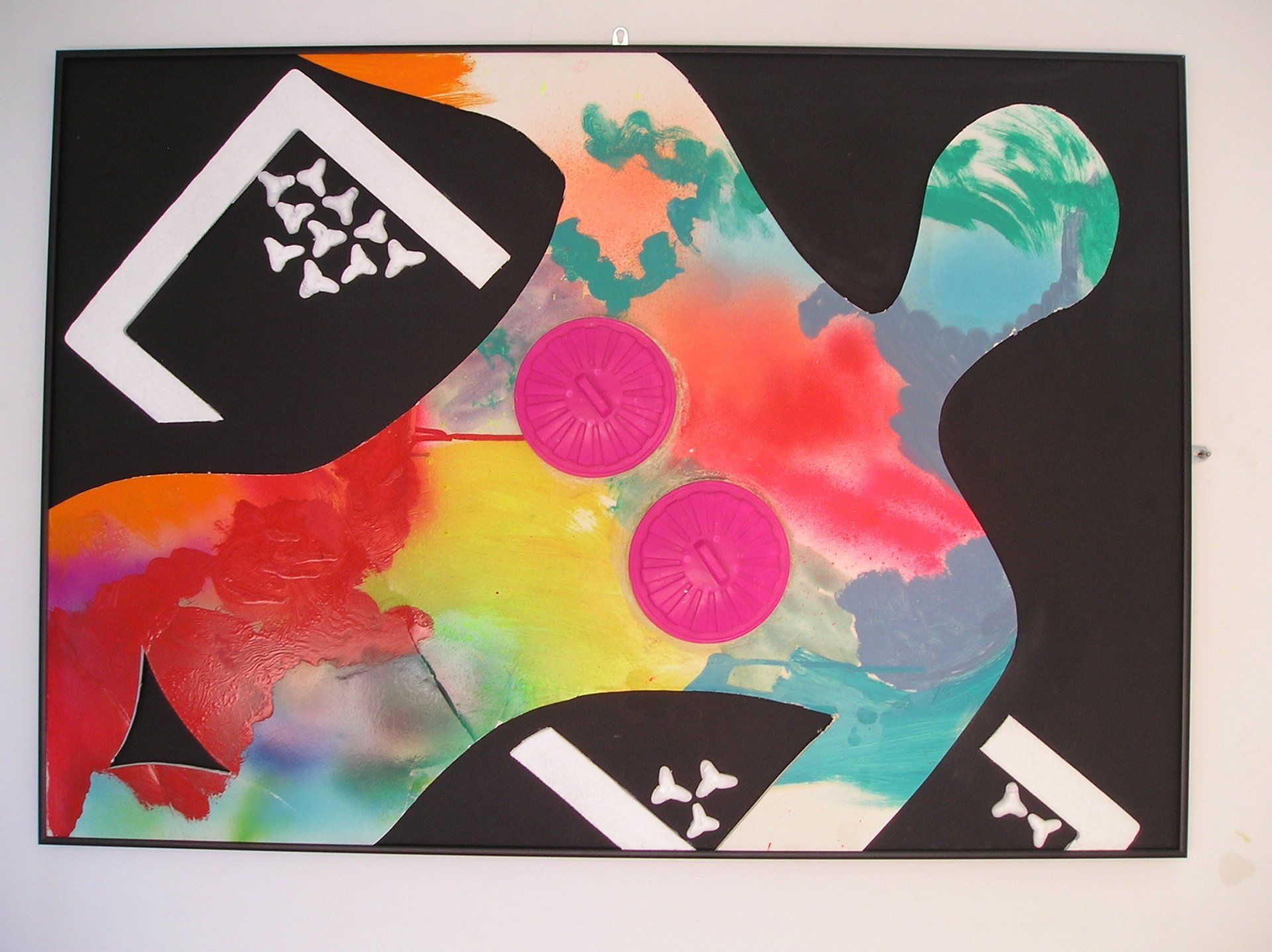 Ein Gemälde einer Silhouette einer Person mit einem rosa Kreis in der Mitte