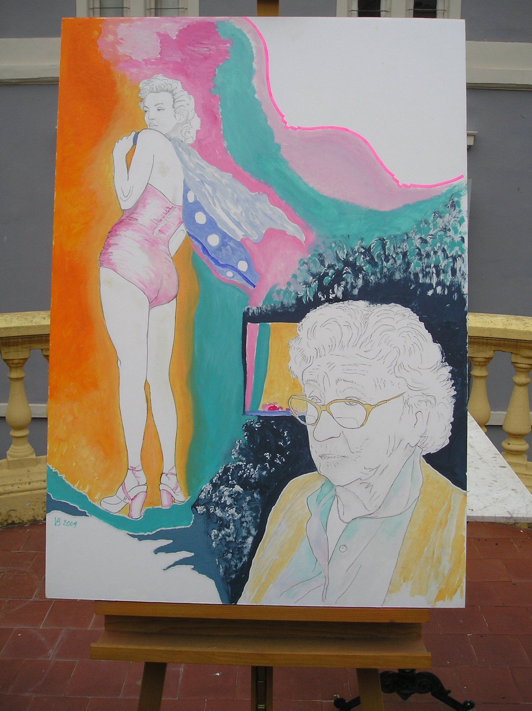 Auf einer Staffelei steht ein Gemälde einer Frau im Badeanzug