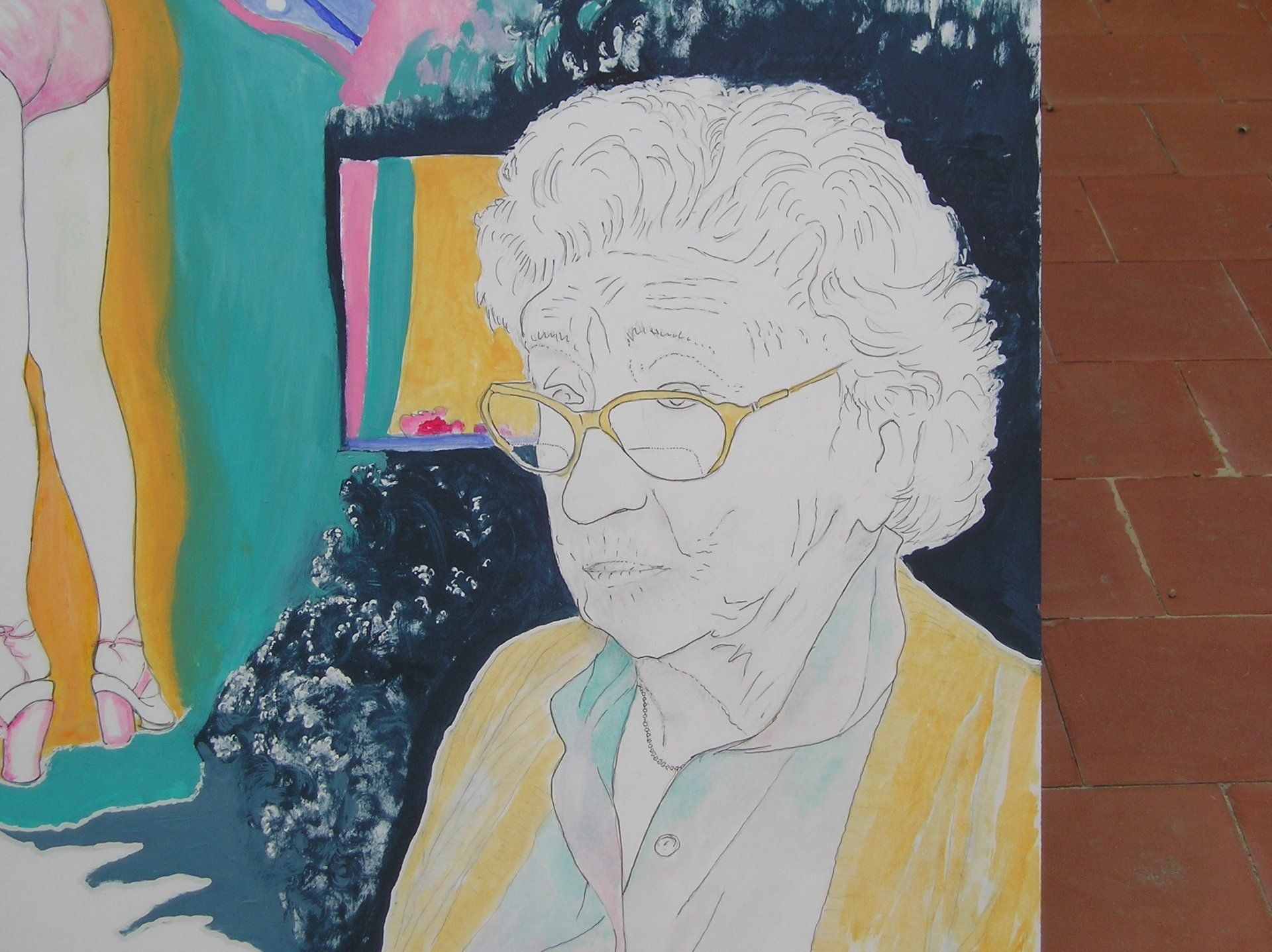 Ein Gemälde einer Frau mit Brille und gelbem Pullover