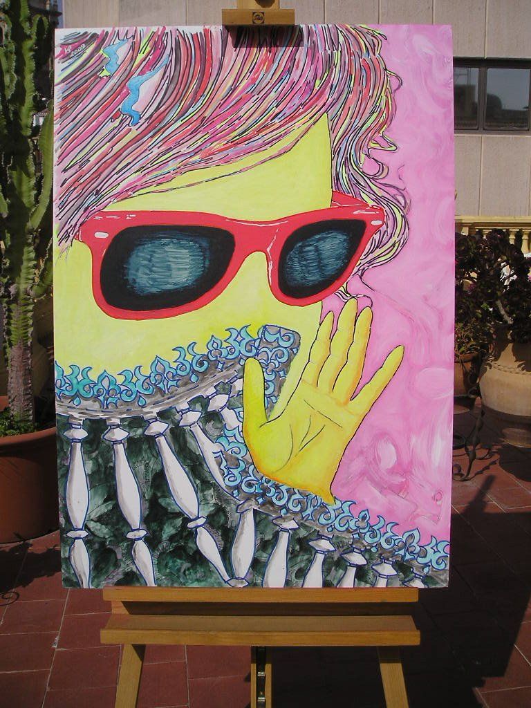 Ein Gemälde einer Frau mit Sonnenbrille und einer gelben Hand