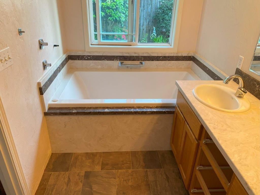 Exquisite Bathroom — Springfield, OR — Lane Marble Interiors Inc.