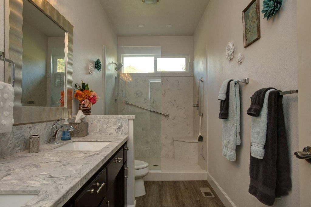 Luxurious Bathroom — Springfield, OR — Lane Marble Interiors Inc.