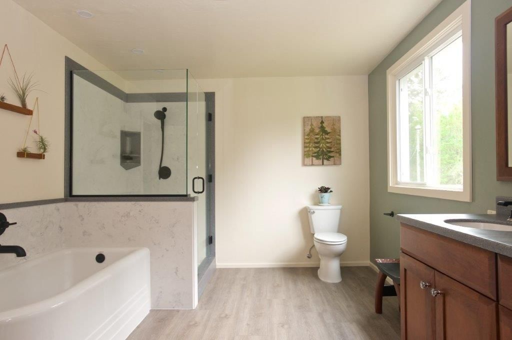 Stunning Bathroom — Springfield, OR — Lane Marble Interiors Inc.