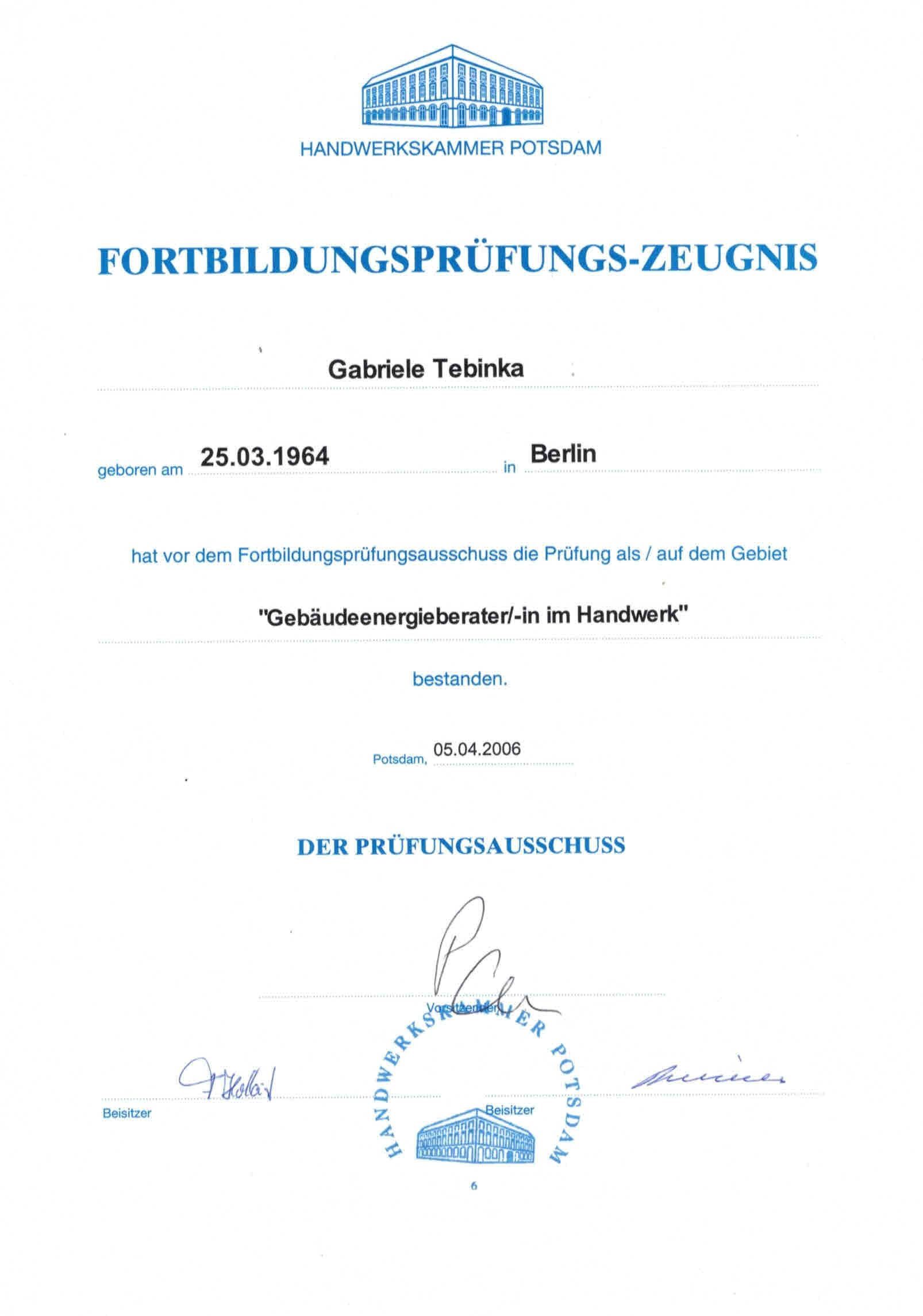 Ein Zertifikat mit einer Unterschrift darauf befindet sich auf einem weißen Hintergrund.