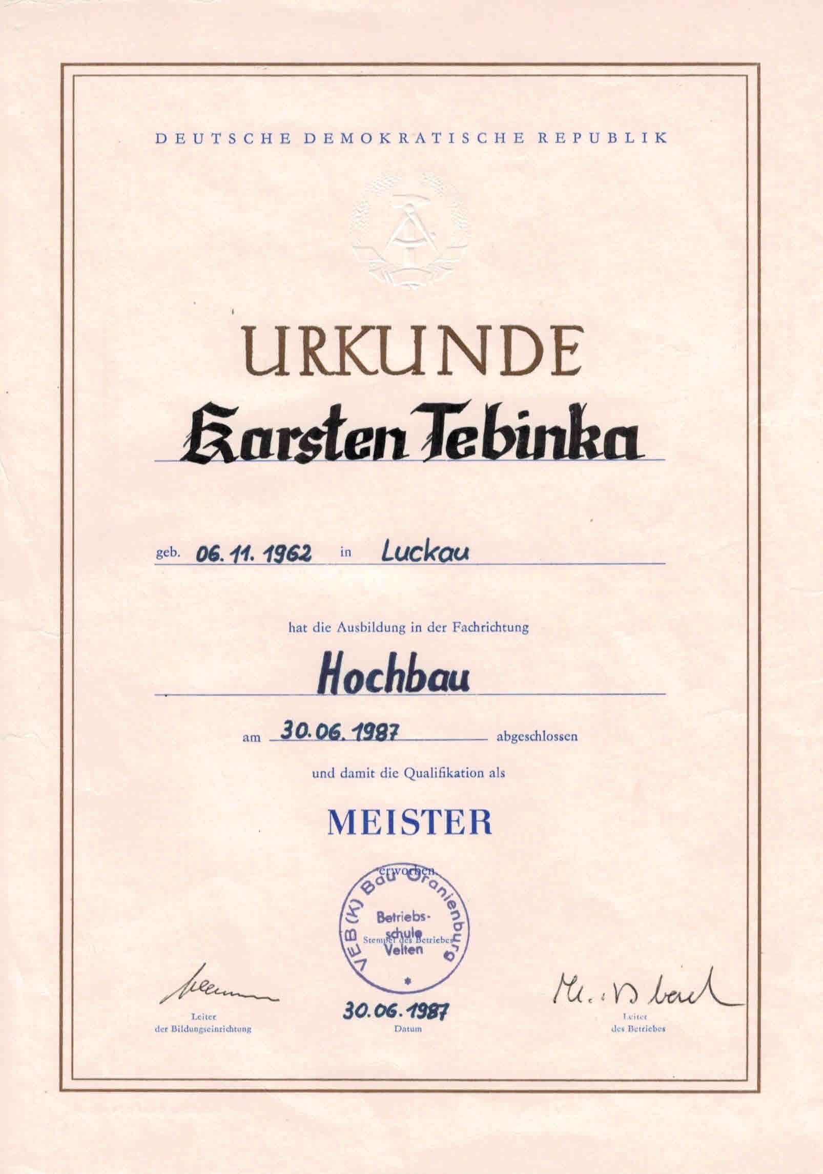 Eine Bescheinigung mit der Aufschrift „Urkunde Karsten Tebinka“