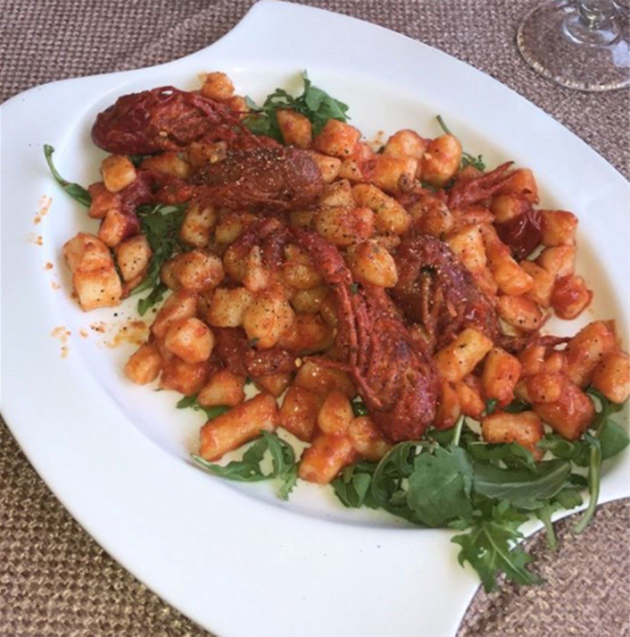 chicche con gamberi di lago