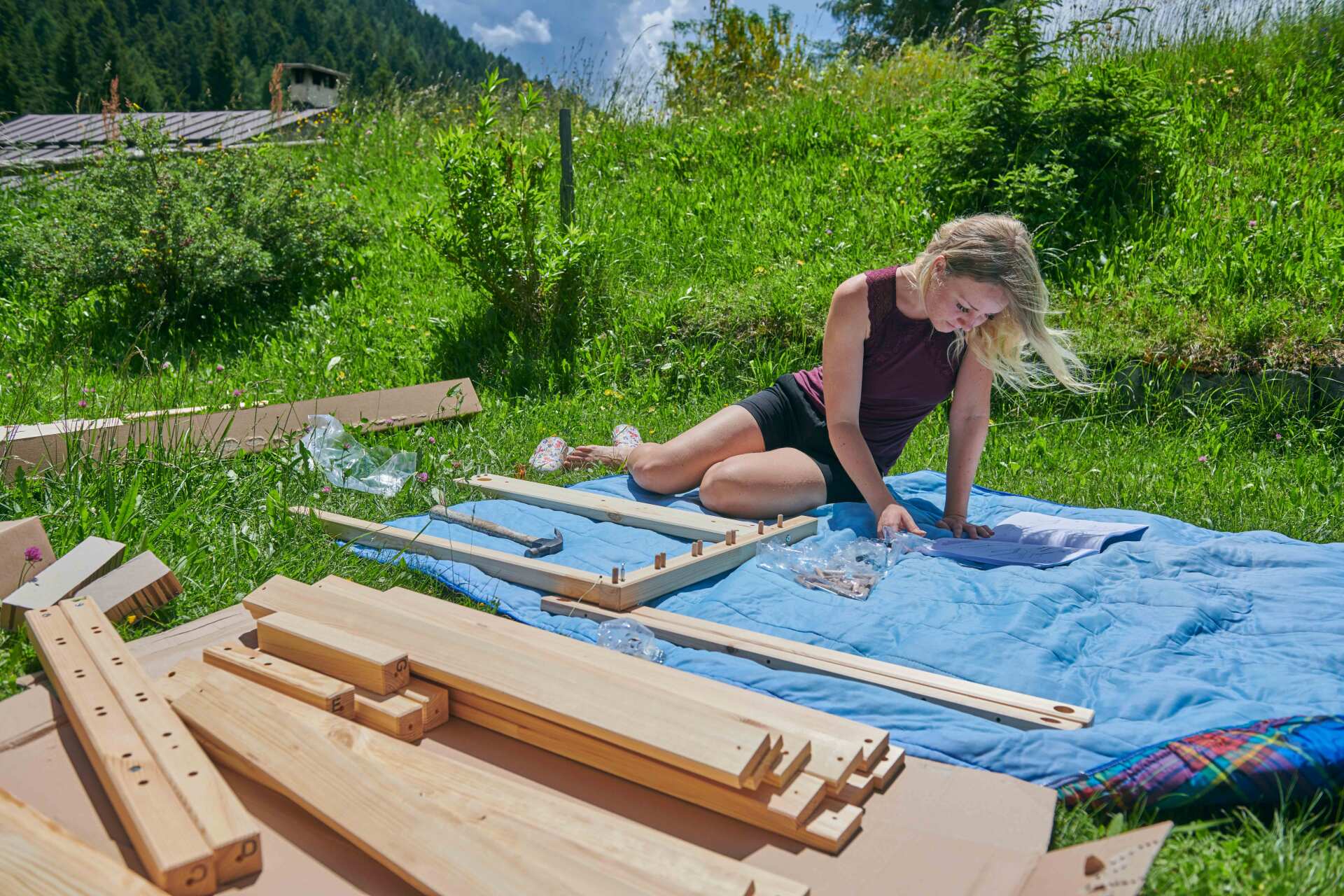 Woman Assemble Cabinet — Park Ridge, IL — Park Ridge Pickups