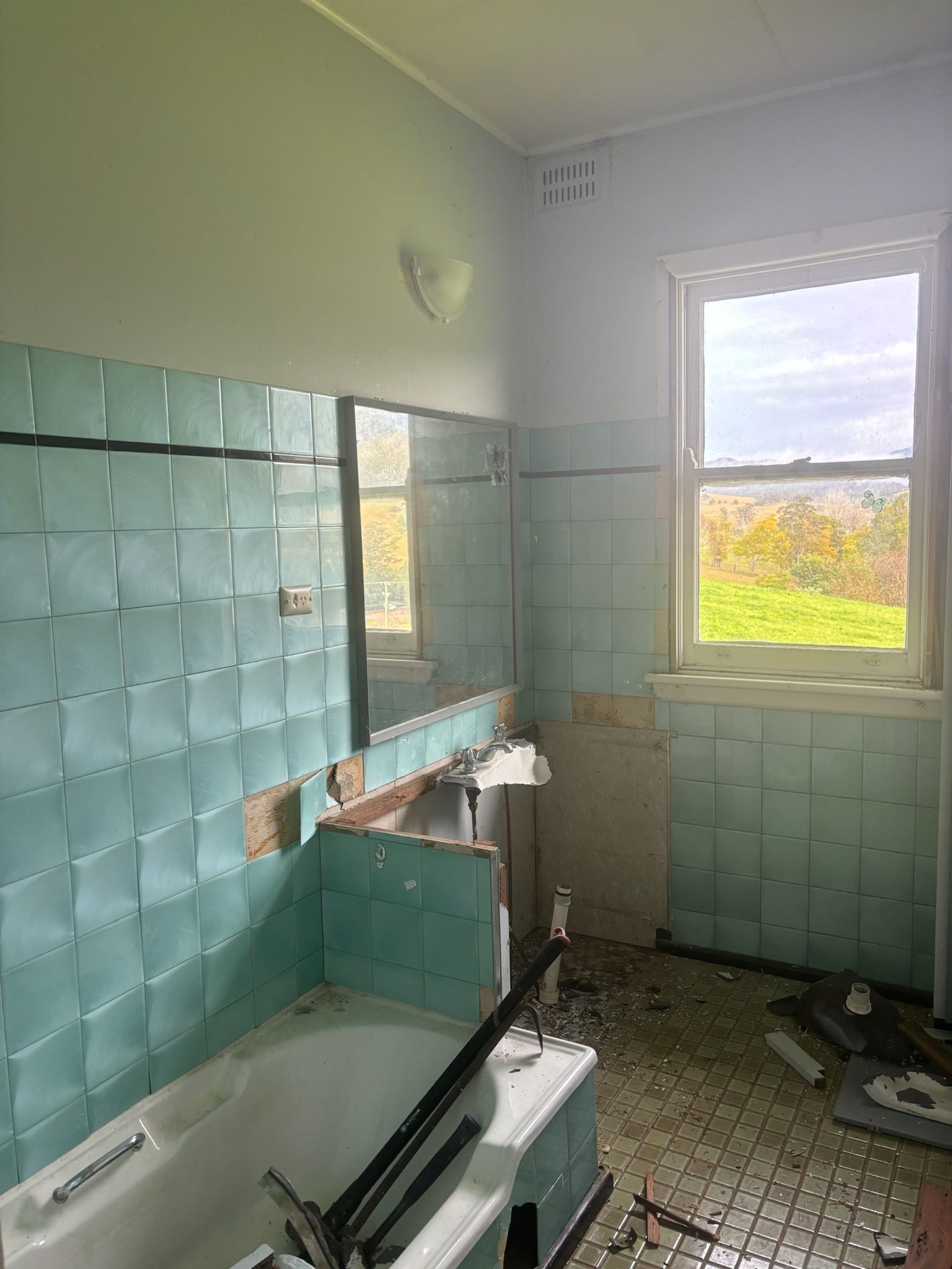 A Dilapidated Bathroom — Edmonds Bathroom Renovations & Tiling In Bonny Hills, NSW