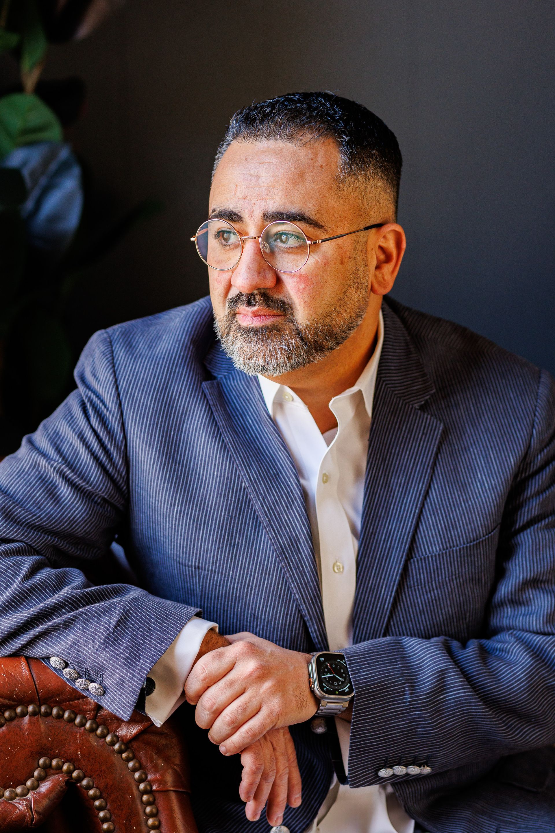 Business portrait- man in blue suite and white shirt