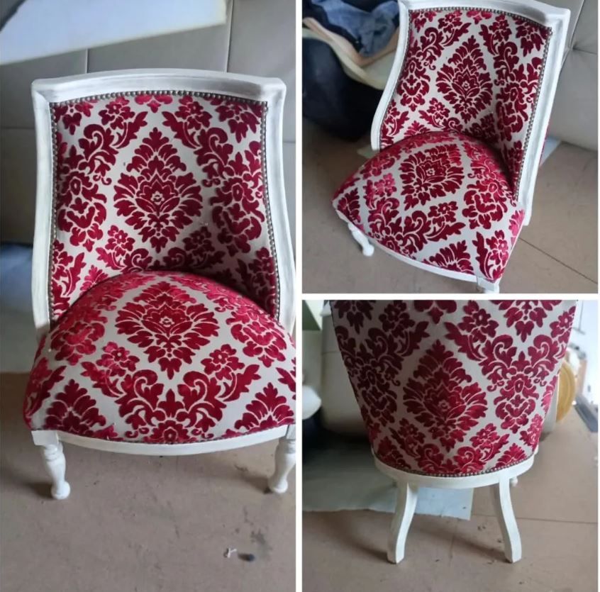 Una silla con un patrón rojo y blanco.