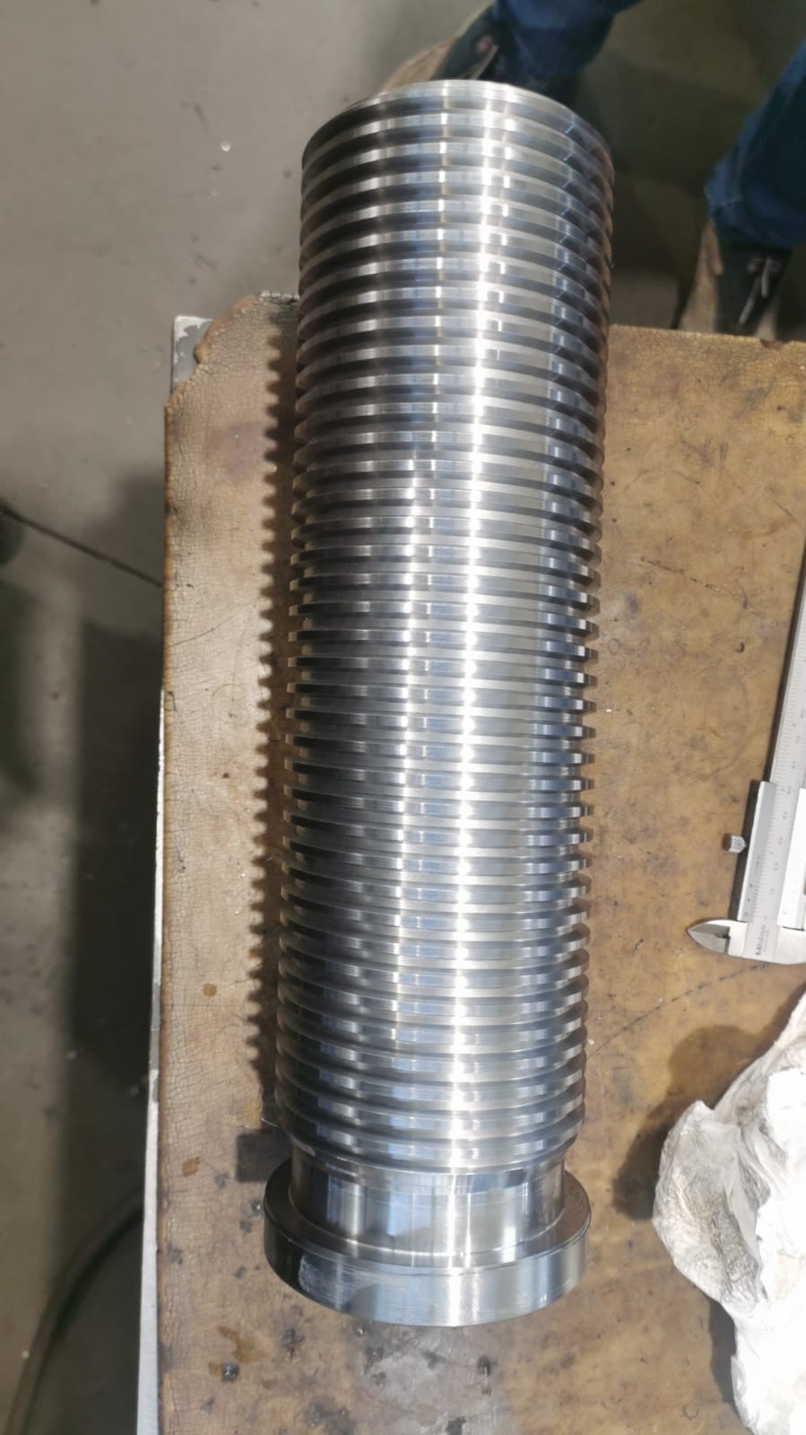 tornitura cnc per tubo in metallo