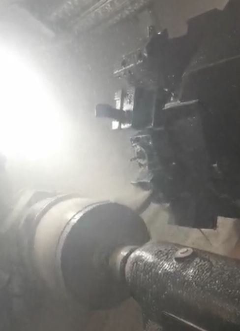 tornitura cnc di componenti metallici