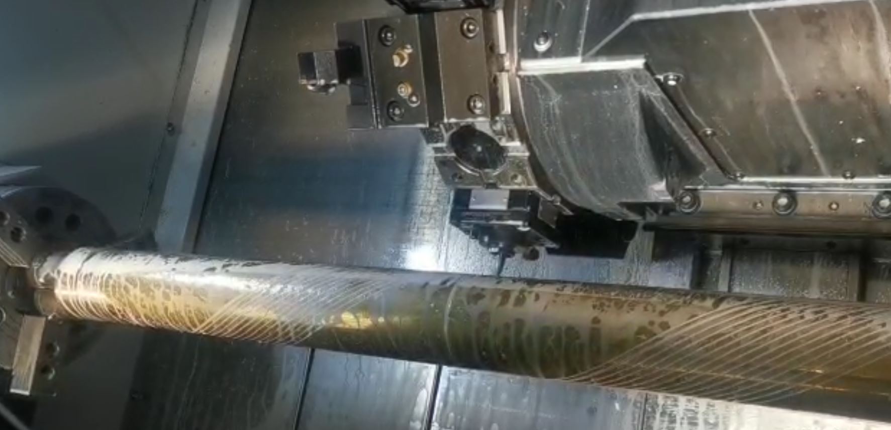 tornitura cnc per tubo metallico