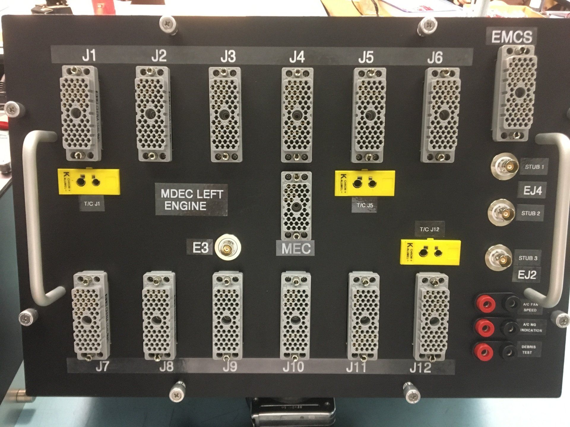 A black box with the word emc8 on it