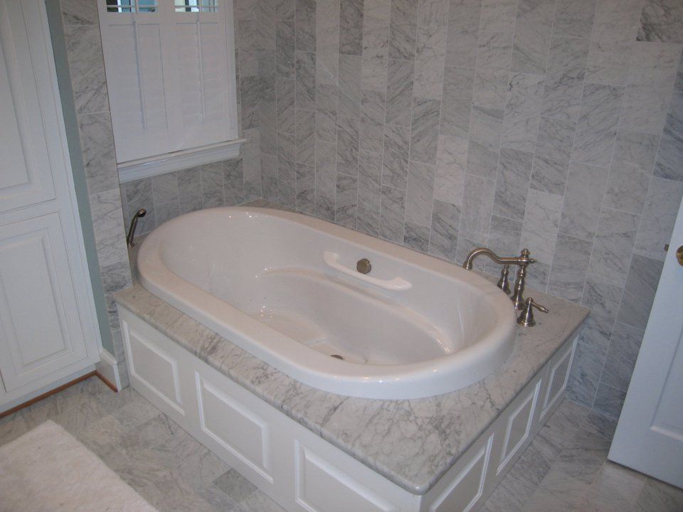 Elegant in white color bathtub — Powhatan, VA — Commonwealth Countertops