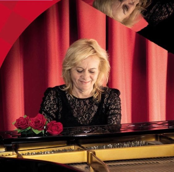 Ans van Vlijmen, een ervaren pianodocent en Popov Piano Service, een toonaangevend bedrijf voor pianoreparatie, onderhoud, inbouw van silent en zelfspelende systemen.