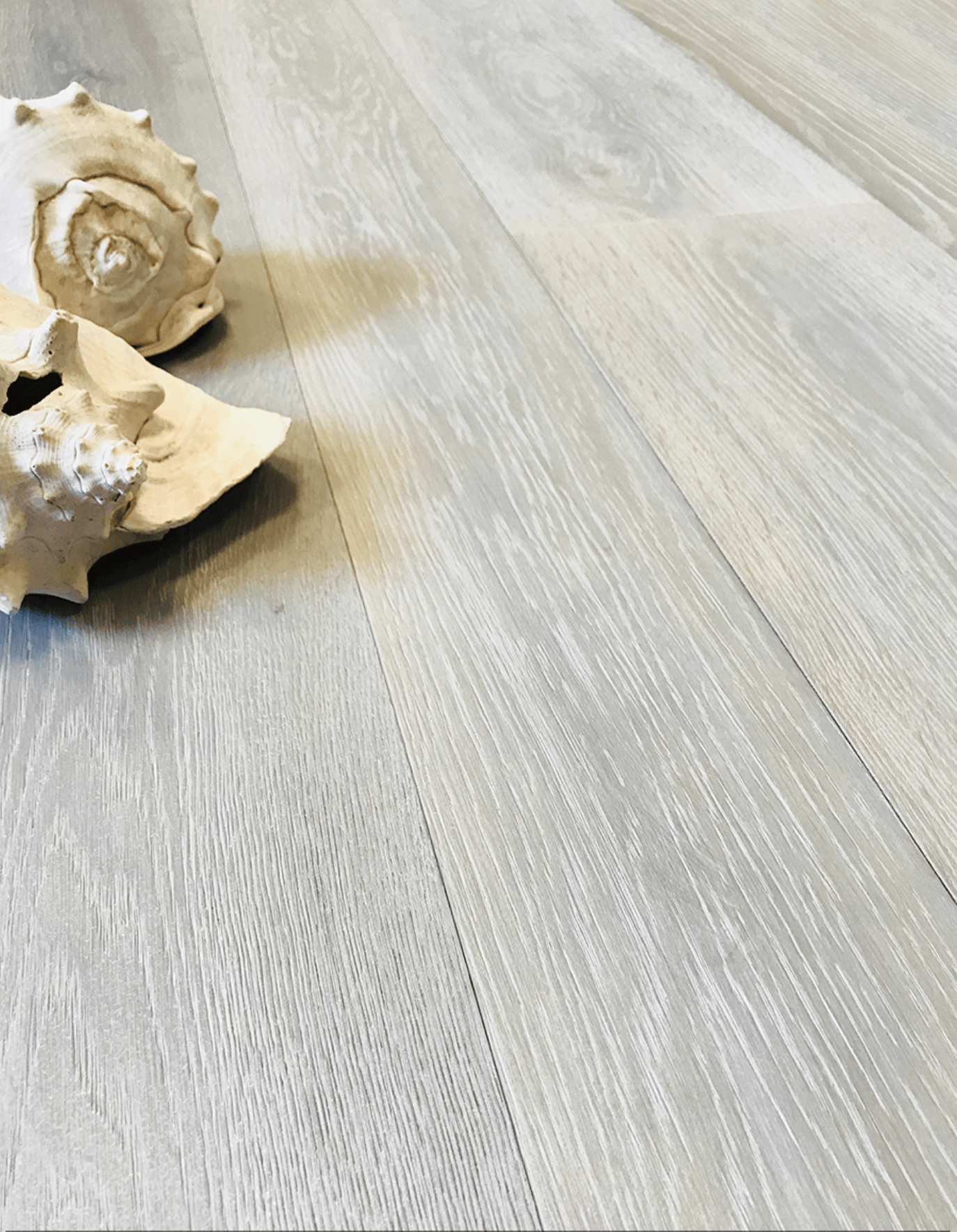 Oak Akoya: brushed, varnished, grey stained, shell powder