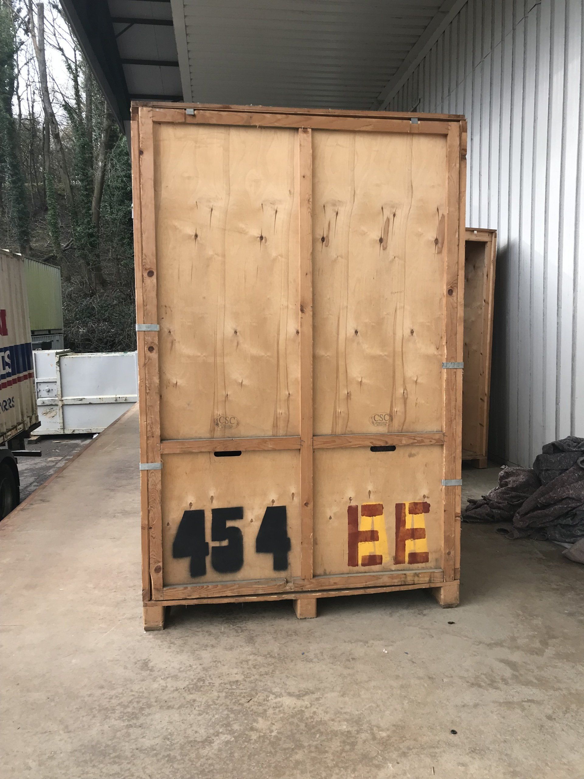 Loading and Storing a container