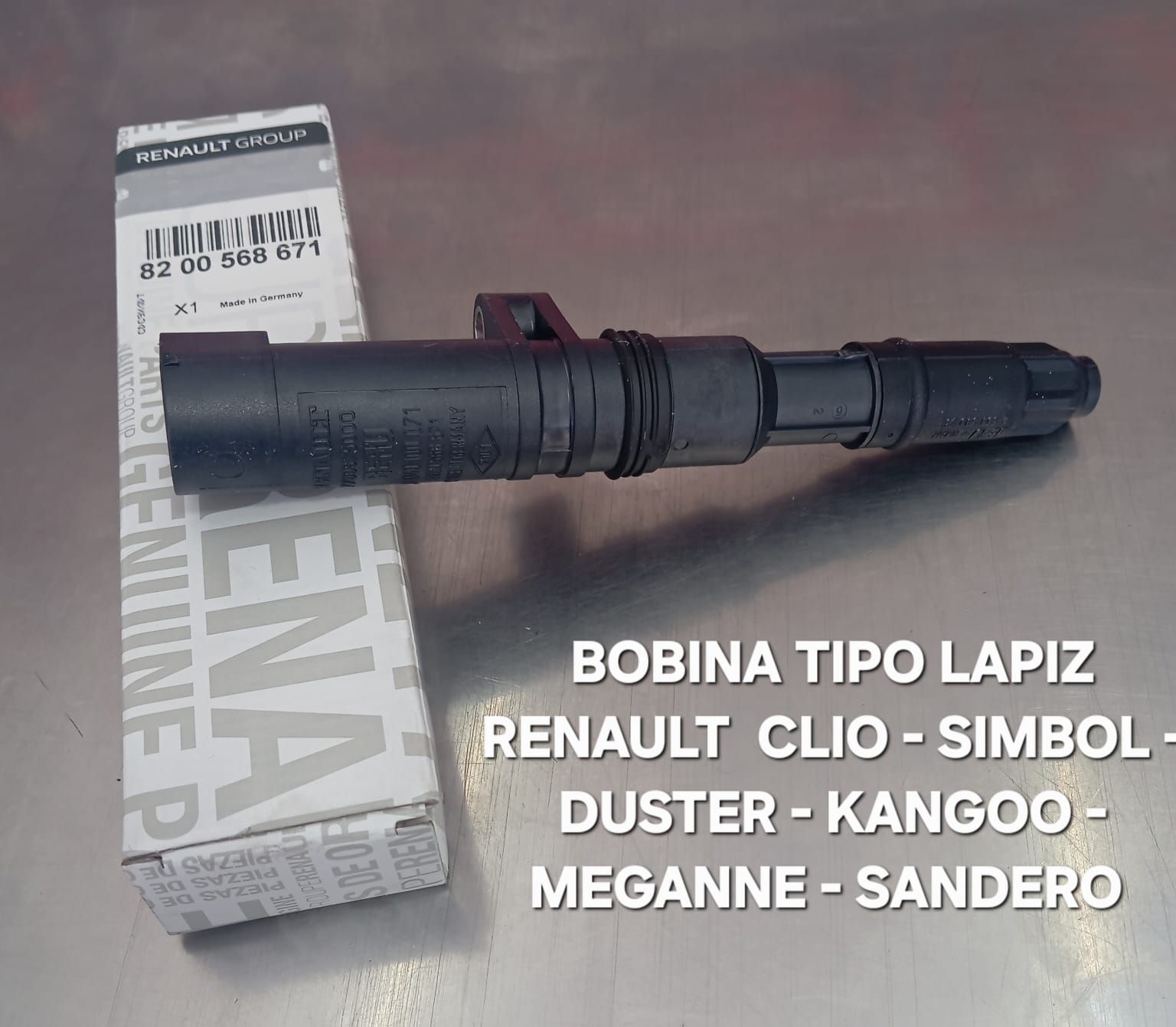Una bobina de encendido tipo lápiz negra  Renault Clio, Symbol, Duster, Kangoo, Megane y Sandero.