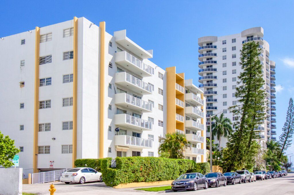 435 NE 23 ST Exterior