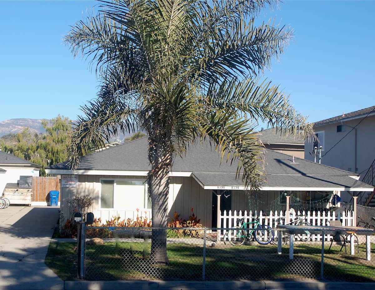 Duplex |	2 Bedroom & 1 Bath