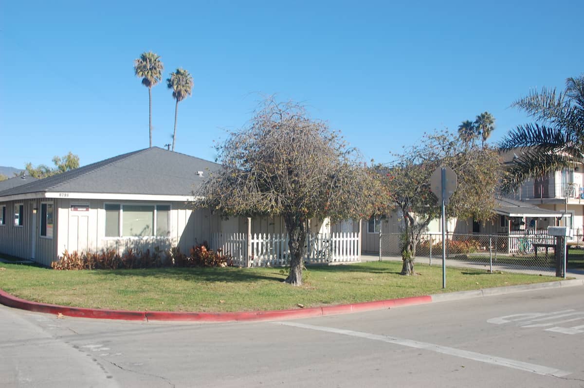 Duplex |	2 Bedroom & 1 Bath