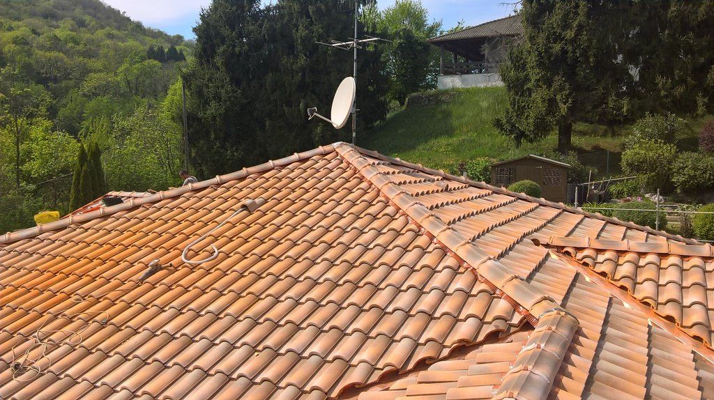 Tetto in tegole per la casa