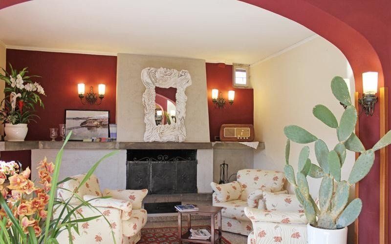 sala ristorante con camino