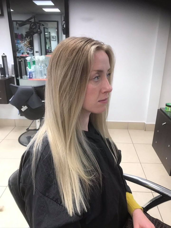 lady with long blonde hair