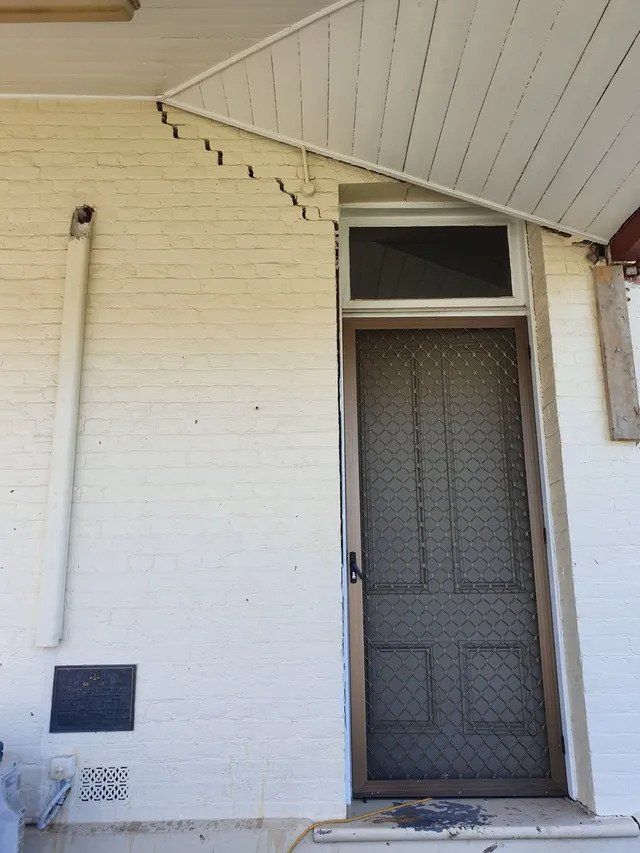 Door With Screen — Builder in Mcleans Ridges, NSW