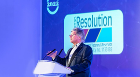 Compere