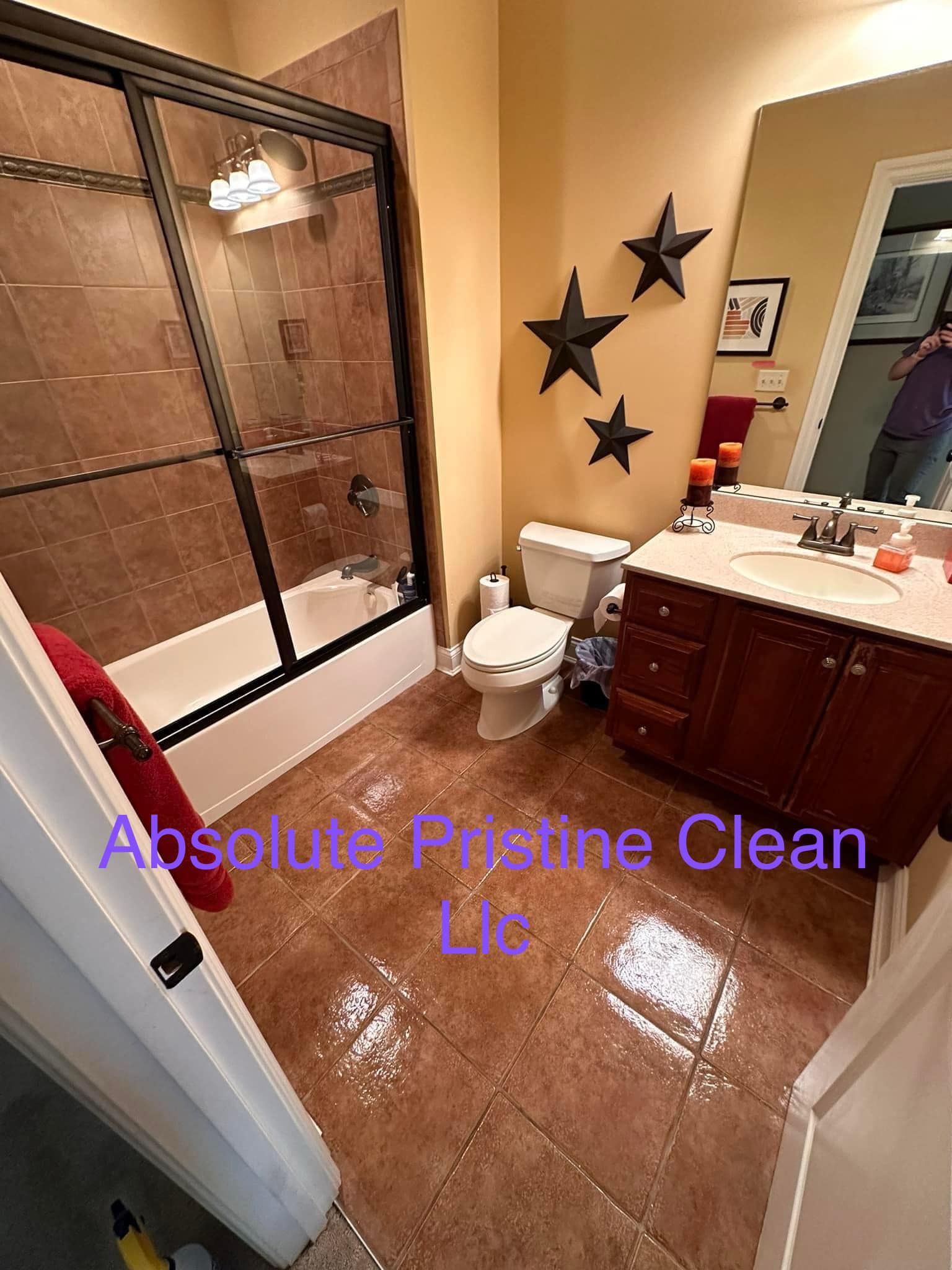 Clean Bathroom — Independence, KY — Absolute Pristine Clean LLC