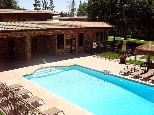 stonemark condos pool