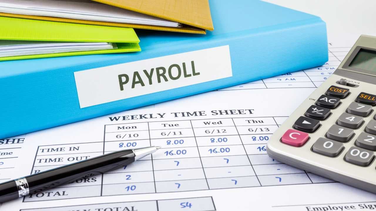 Image of payroll binder designed for small businesses.