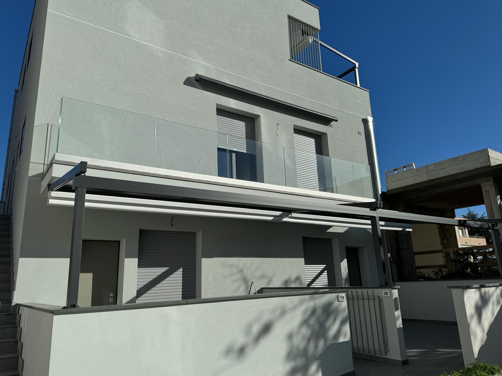 Tecnotenda balconata in vetro Loano