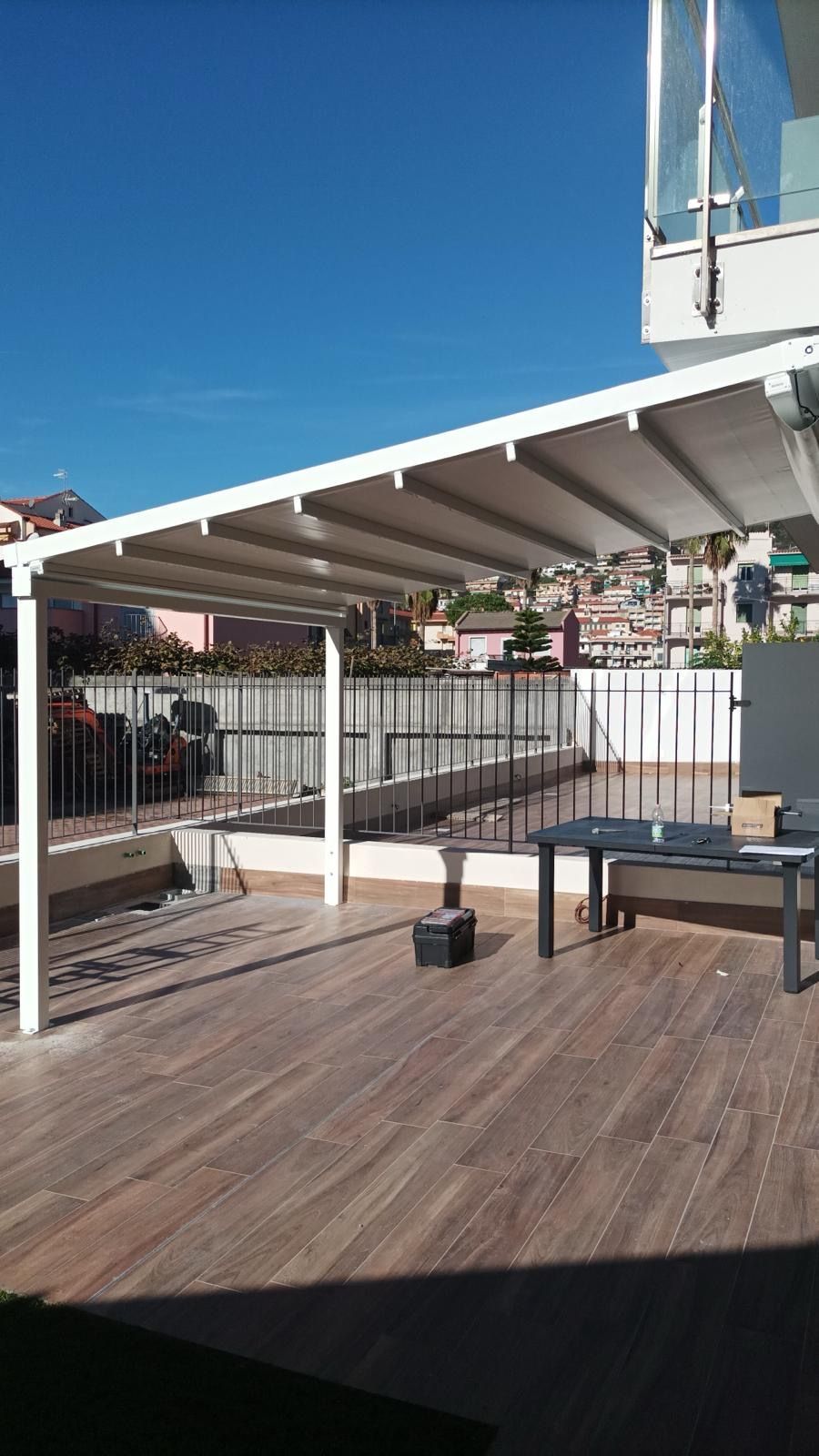 Tecnotenda pergole bioclimatiche Loano