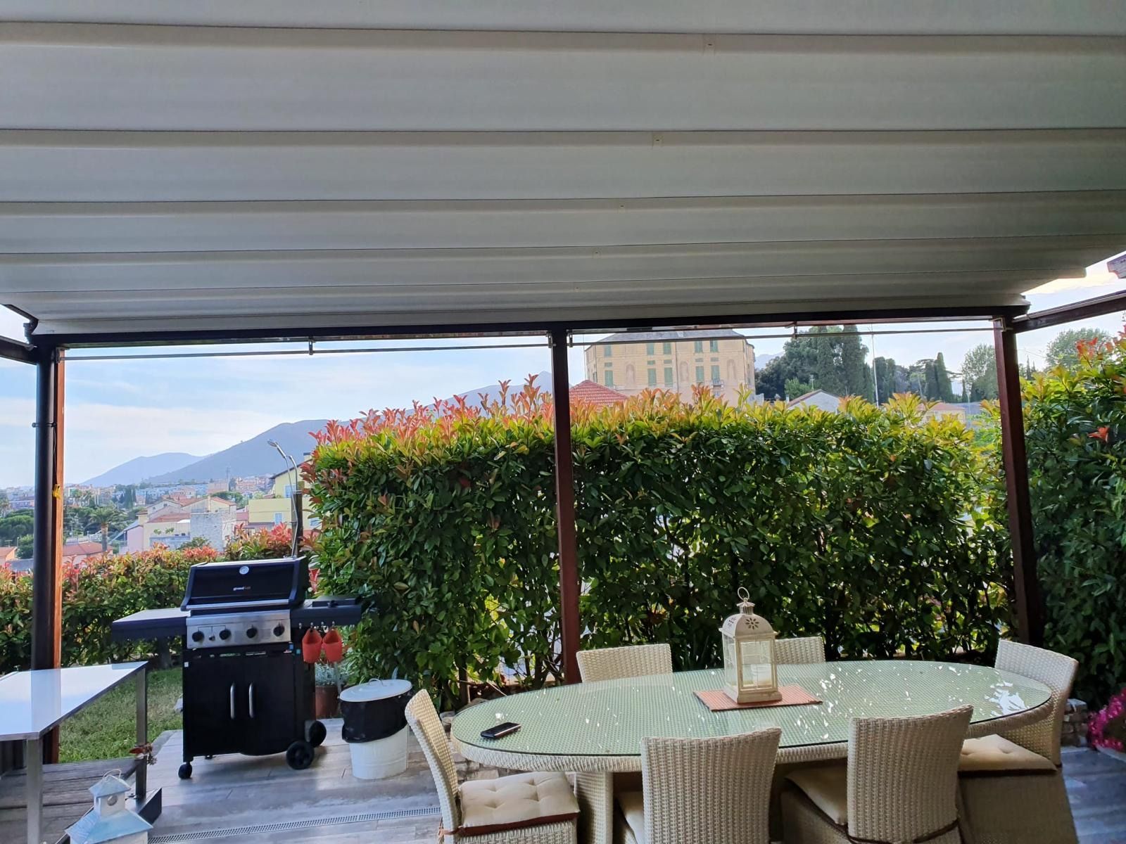 Tecnotenda pergole bioclimatiche Loano