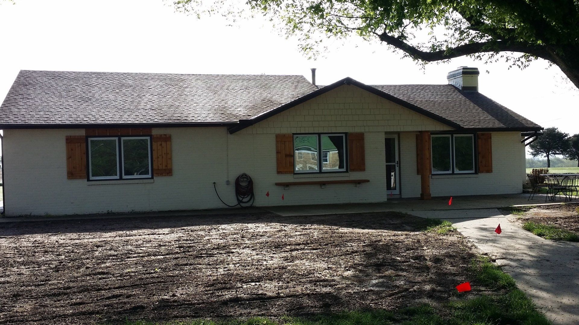 New remodeled Greenhagen home with dirt yard
