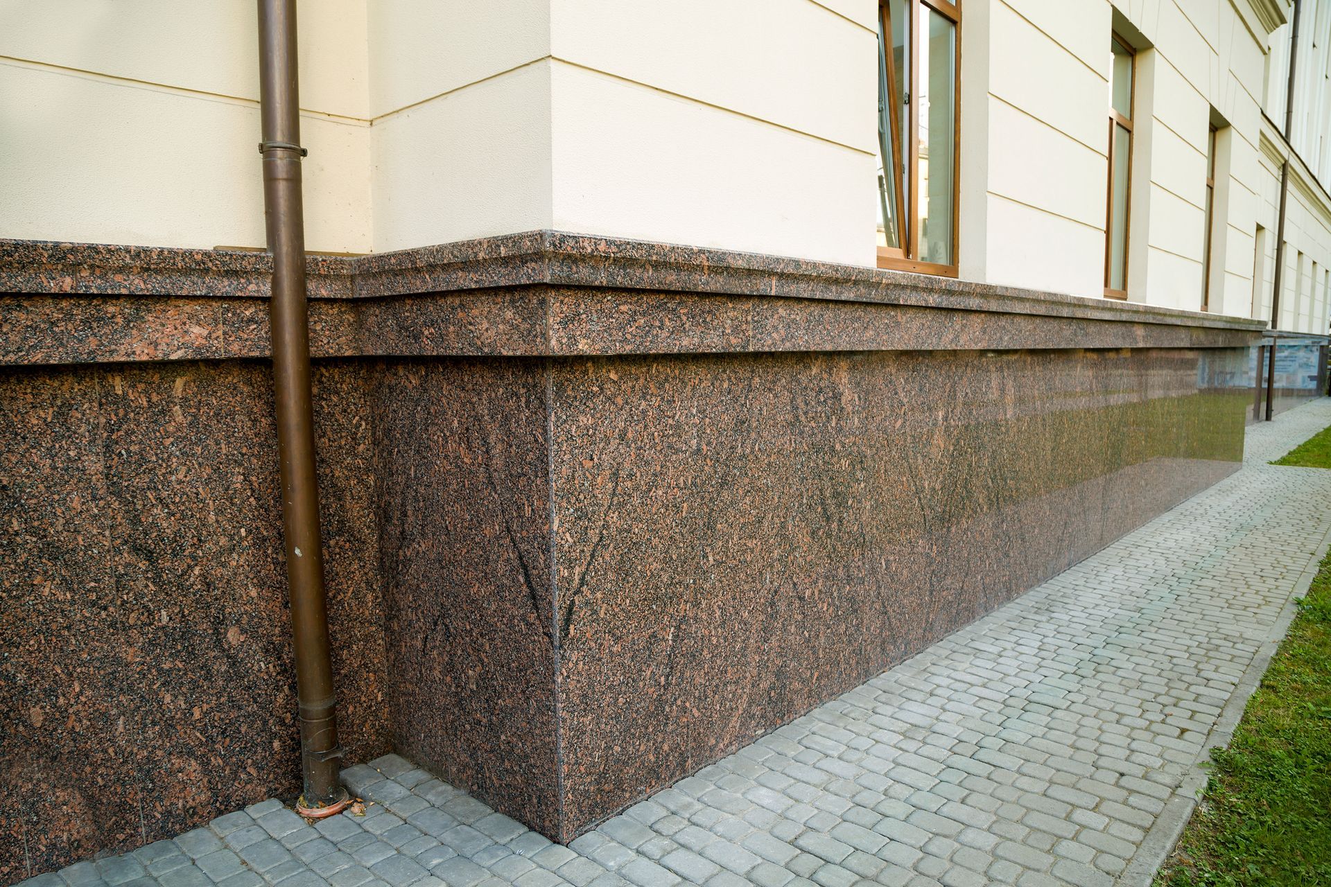 r2 costruzioni trieste