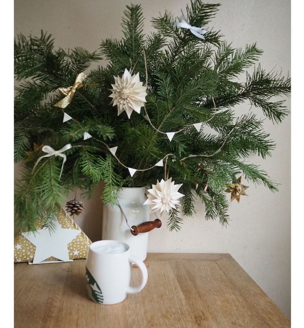 Christmas table decor ideas for home and bedroom