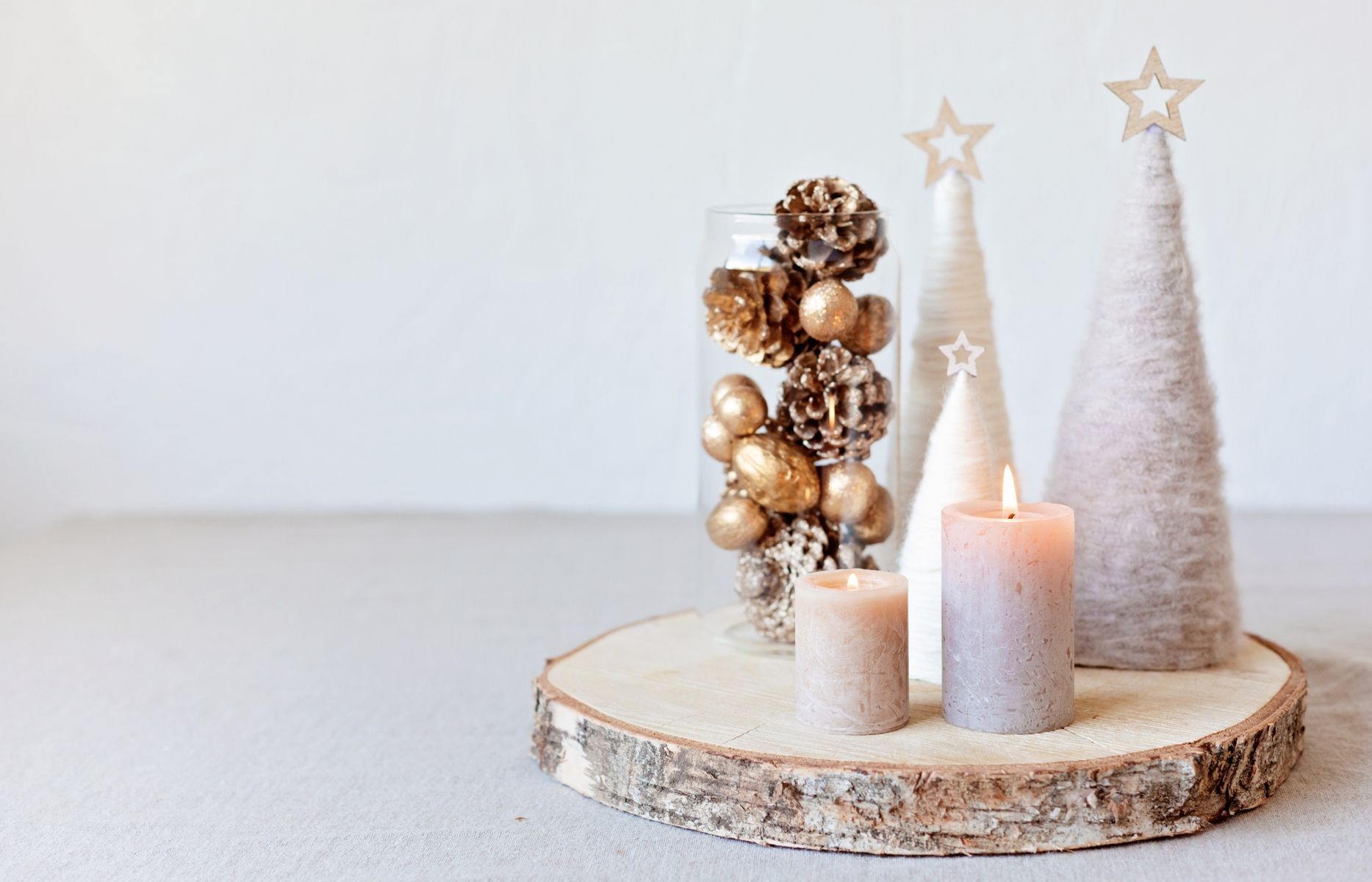 Christmas table decor ideas for home and bedroom