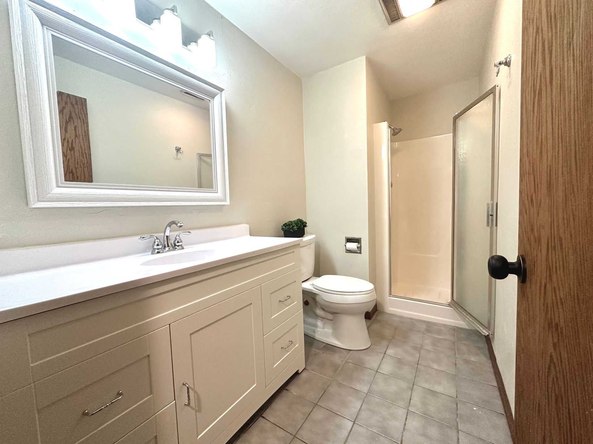 Sewage Septic Back Up, Water Loss Claim, Water Removal and Dry Out specialist in New London WI, Vinyl Flooring Installation