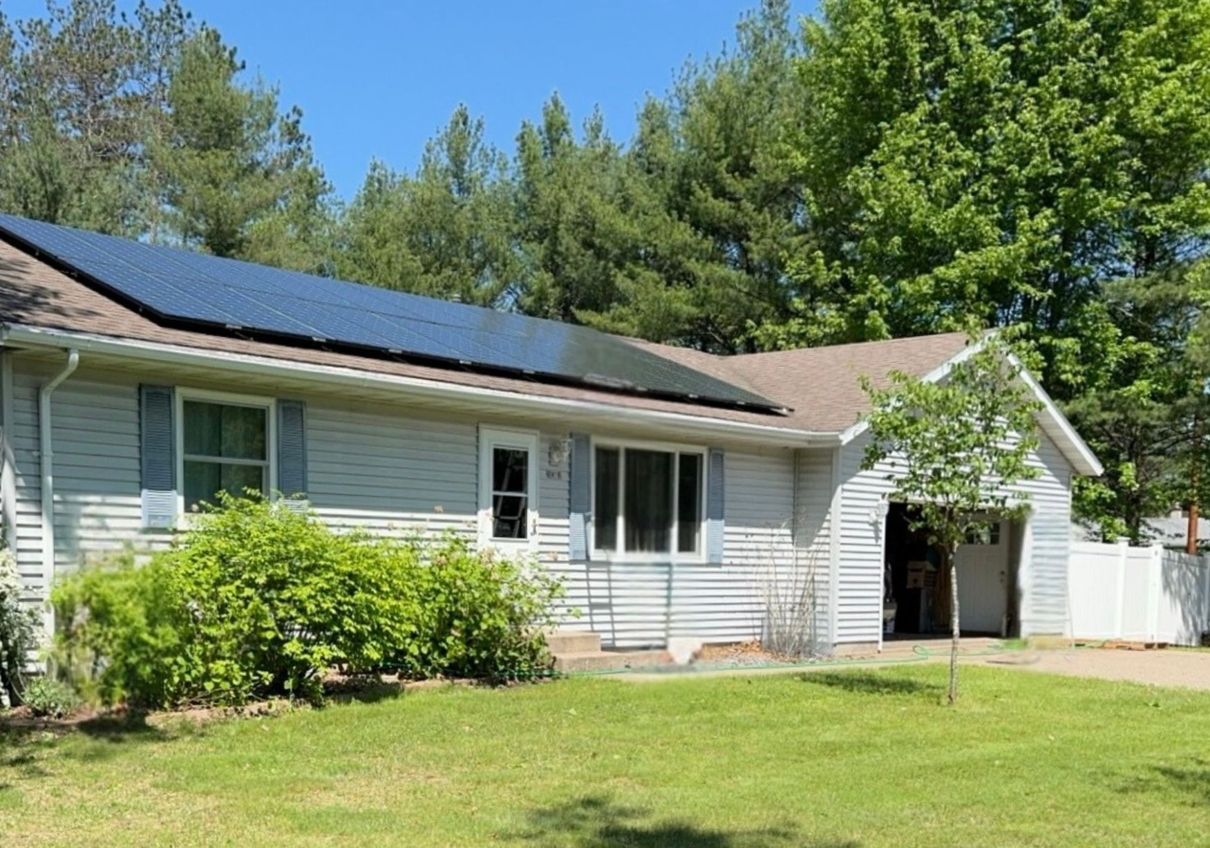Bronwyn Siding & Shingled Roof Replacement Wisconsin Rapids WI