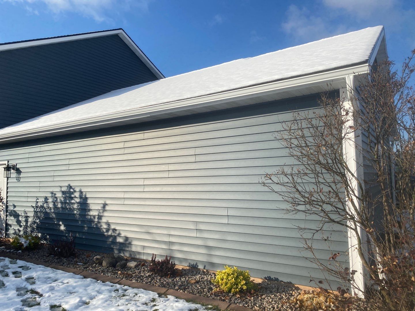 Roofing contractor Hortonville WI Siding Replacement Norandex Cedar Knolls D5 Deep Water Front Porch Addition